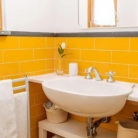 Piccapiana Sea View Attic Flat - Mytouristhome Daire *