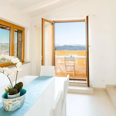 Daire Piccapiana Sea View Attic Flat - Mytouristhome *