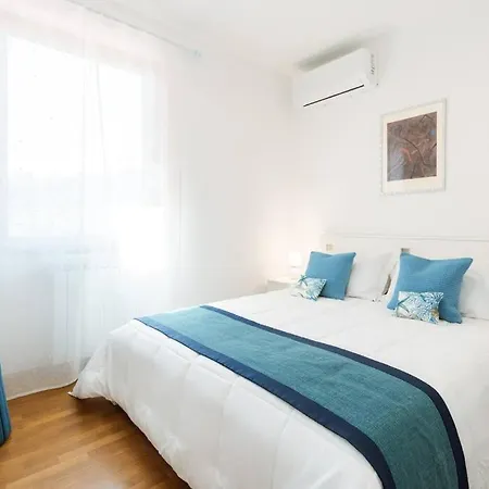 דירה Piccapiana Sea View Attic Flat *