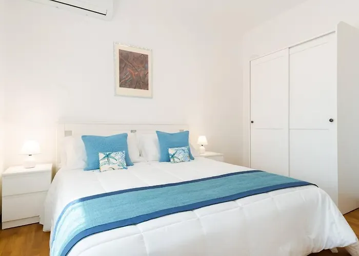 דירה Piccapiana Sea View Attic Flat *